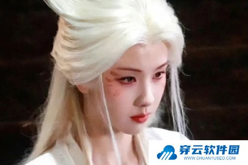 《月鳞绮纪》未播先火，鞠婧祎红衣装扮太好看，陈都灵一人分饰三角